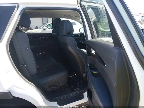 5XYPGDA5XHG215676 2017 KIA SORENTO - Image 8