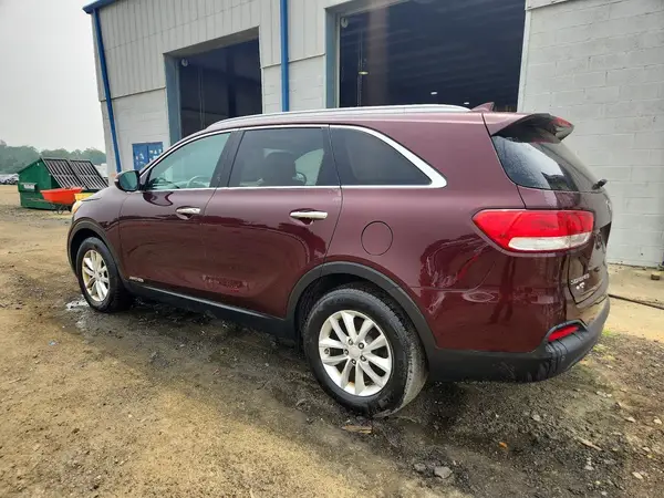 5XYPGDA5XHG240299 2017 KIA SORENTO - Image 2
