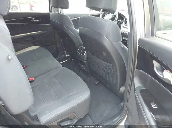 5XYPGDA5XHG300906 2017 KIA SORENTO - Image 8