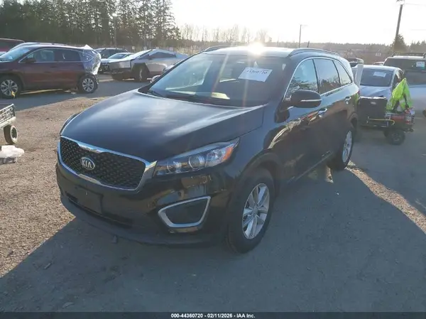 5XYPGDA5XHG334022 2017 KIA SORENTO - Image 2