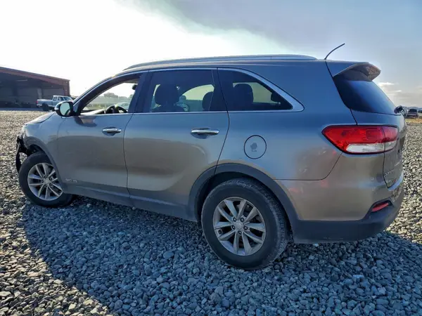 5XYPGDA5XJG338593 2018 KIA SORENTO - Image 2