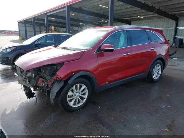 5XYPGDA5XJG350761 2018 KIA SORENTO - Image 2