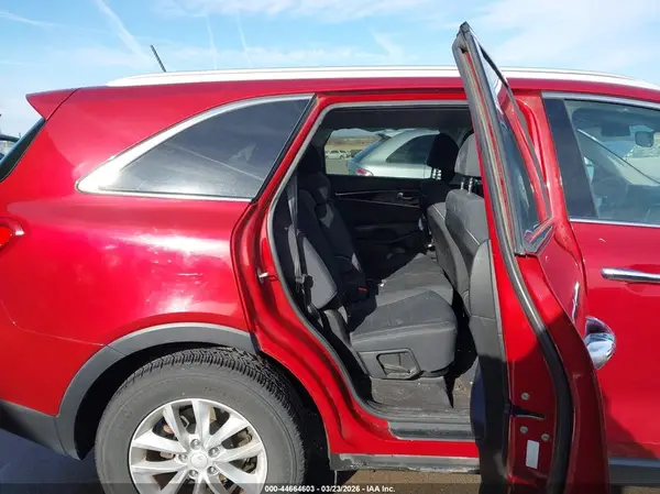 5XYPGDA5XJG350761 2018 KIA SORENTO - Image 8