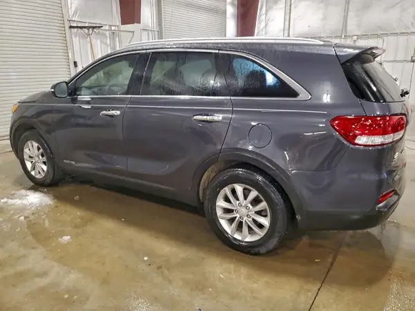 5XYPGDA5XJG366927 2018 KIA SORENTO - Image 2