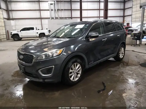 5XYPGDA5XJG367463 2018 KIA SORENTO - Image 2
