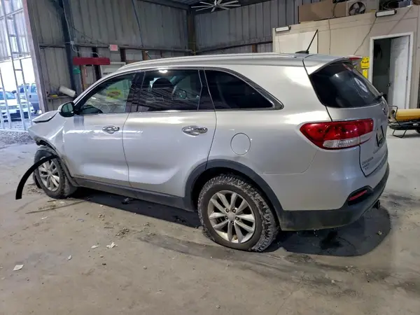 5XYPGDA5XJG392153 2018 KIA SORENTO - Image 2