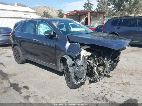 5XYPGDA5XJG404284 2018 KIA SORENTO - Image 1