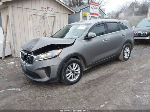 5XYPGDA5XKG440235 2019 KIA SORENTO - Image 2