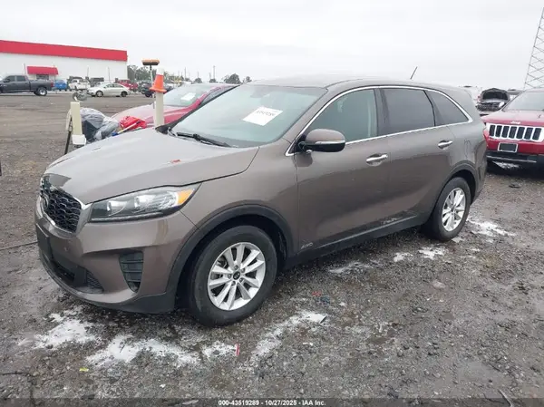 5XYPGDA5XKG447203 2019 KIA SORENTO - Image 2