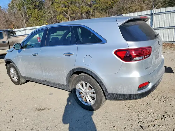 5XYPGDA5XKG487586 2019 KIA SORENTO - Image 2