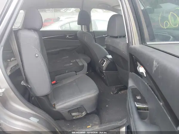 5XYPGDA5XKG488916 2019 KIA SORENTO - Image 8