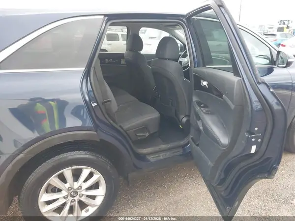 5XYPGDA5XKG489922 2019 KIA SORENTO - Image 8