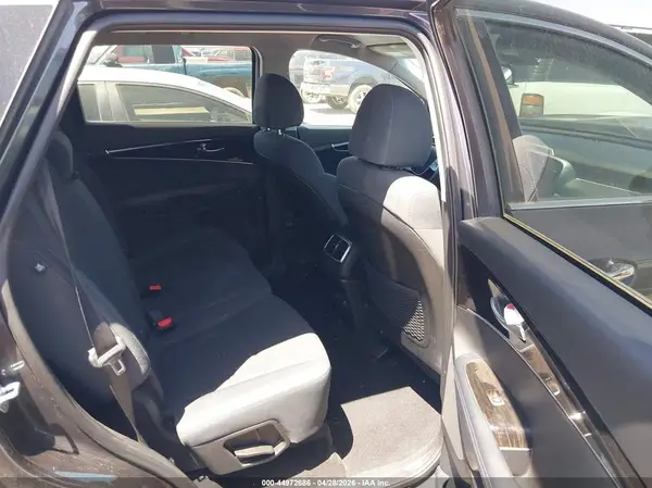 5XYPGDA5XKG536043 2019 KIA SORENTO - Image 8