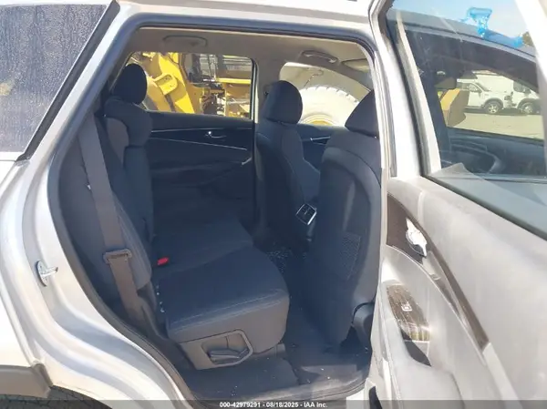 5XYPGDA5XKG576932 2019 KIA SORENTO - Image 8