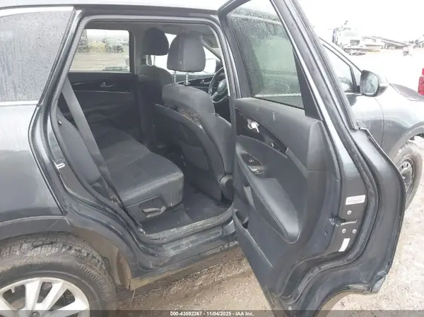 5XYPGDA5XLG618145 2020 KIA SORENTO - Image 8
