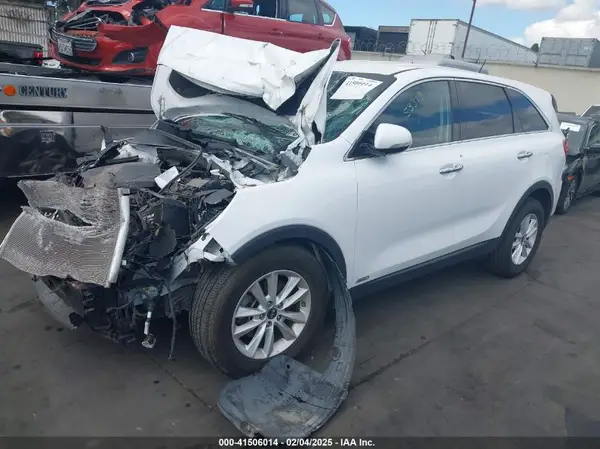 5XYPGDA5XLG679897 2020 KIA SORENTO - Image 2