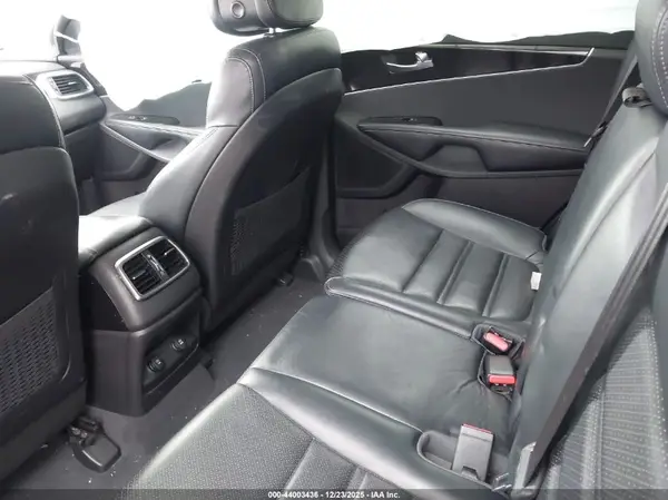 5XYPH4A10GG004771 2016 KIA SORENTO - Image 8