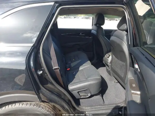 5XYPH4A10GG052190 2016 KIA SORENTO - Image 8