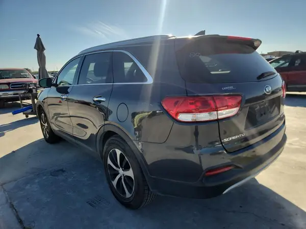 5XYPH4A10GG161538 2016 KIA SORENTO - Image 2