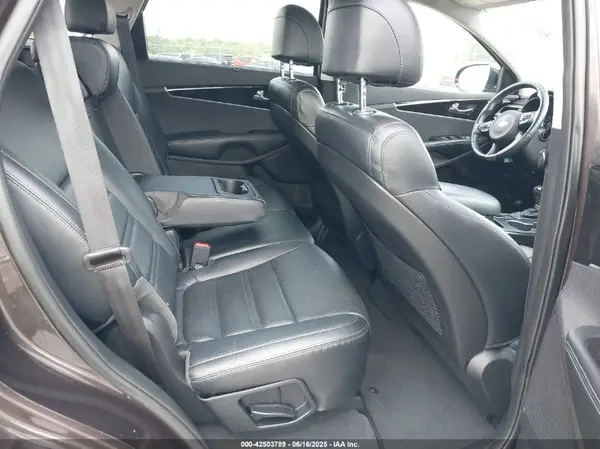 5XYPH4A10HG251533 2017 KIA SORENTO - Image 8