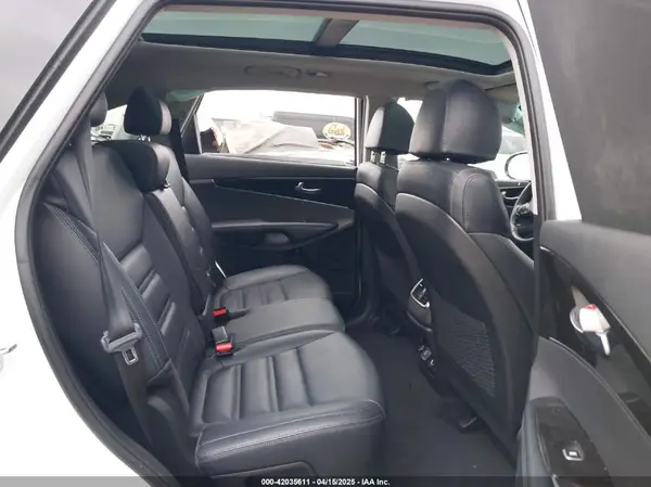 5XYPH4A10JG408130 2018 KIA SORENTO - Image 8