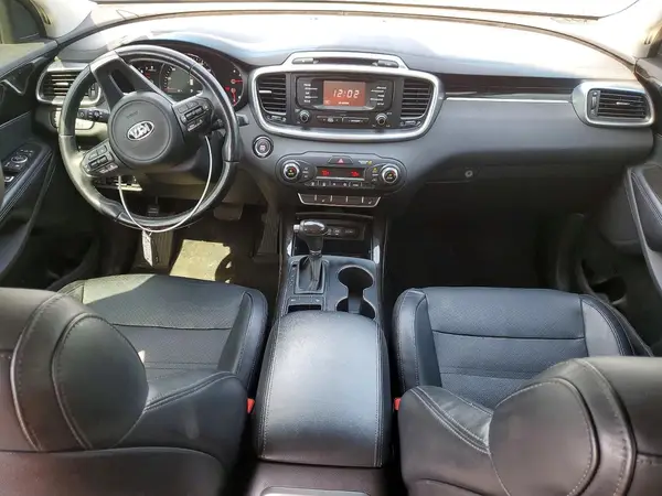 5XYPH4A11GG024303 2016 KIA SORENTO - Image 8