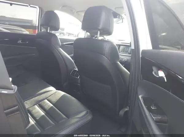 5XYPH4A11HG187583 2017 KIA SORENTO - Image 8