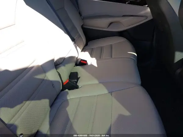 5XYPH4A11HG278885 2017 KIA SORENTO - Image 8