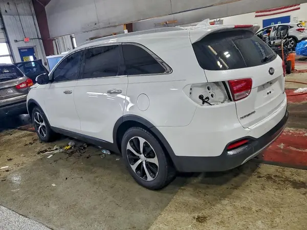5XYPH4A11JG384386 2018 KIA SORENTO - Image 2