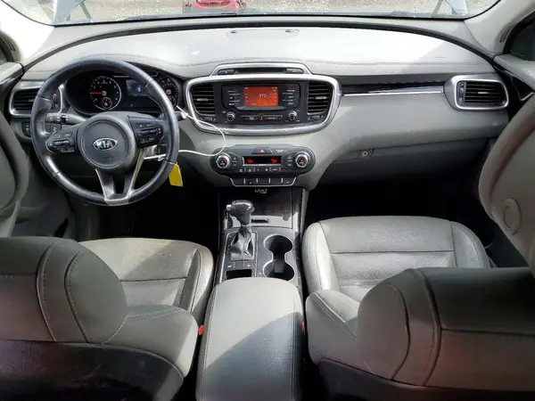 5XYPH4A12GG102765 2016 KIA SORENTO - Image 8