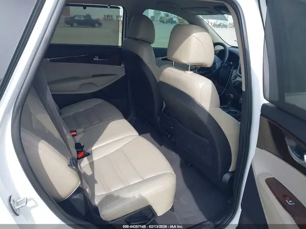 5XYPH4A12HG241201 2017 KIA SORENTO - Image 8