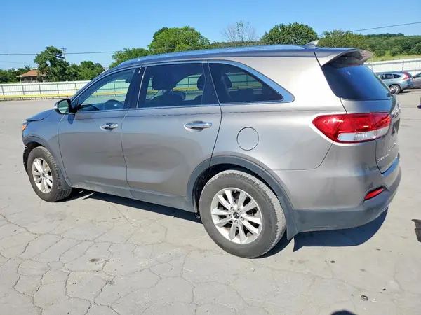 5XYPH4A12JG407366 2018 KIA SORENTO - Image 2