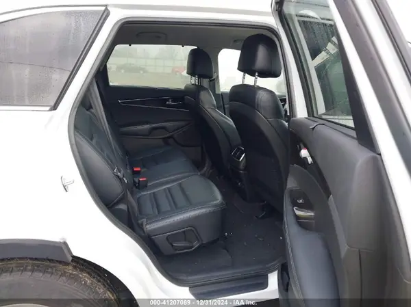 5XYPH4A13HG294599 2017 KIA SORENTO - Image 8