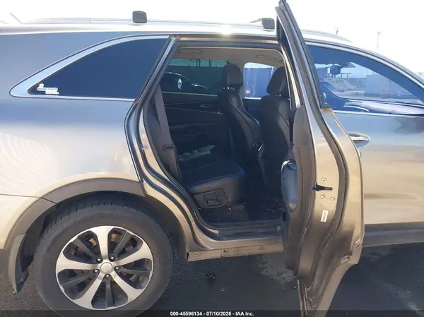 5XYPH4A14GG013716 2016 KIA SORENTO - Image 8
