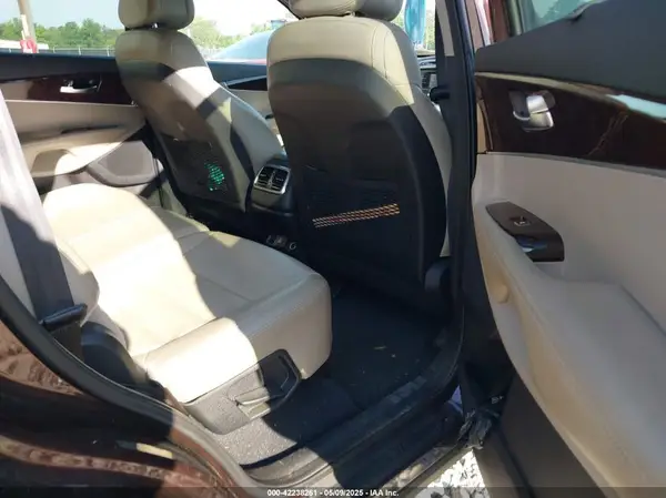 5XYPH4A14GG025722 2016 KIA SORENTO - Image 8