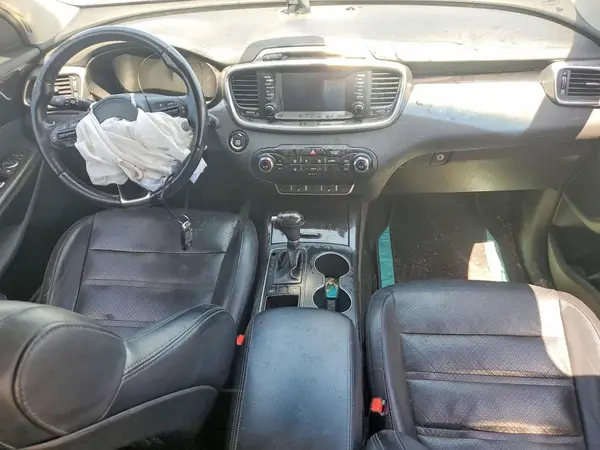 5XYPH4A14JG359420 2018 KIA SORENTO - Image 8