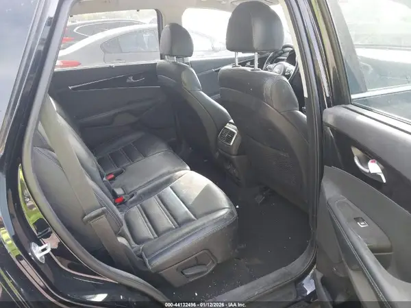 5XYPH4A14JG408907 2018 KIA SORENTO - Image 8