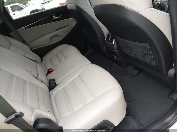 5XYPH4A15GG117132 2016 KIA SORENTO - Image 8