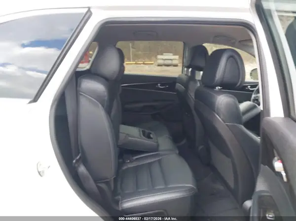 5XYPH4A15GG145268 2016 KIA SORENTO - Image 8