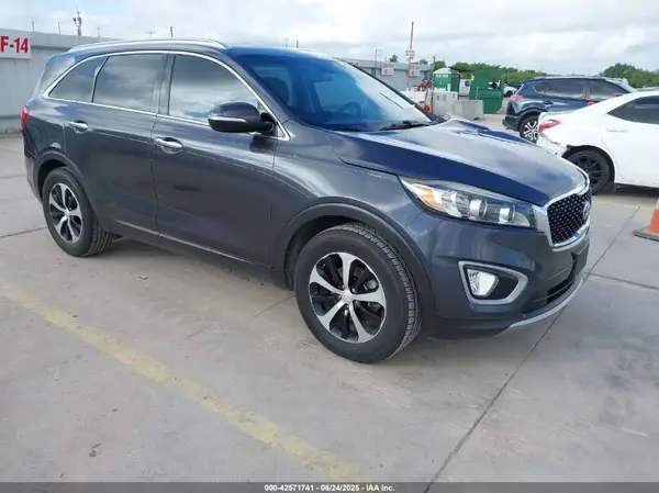 5XYPH4A16HG275593 2017 KIA SORENTO - Image 1