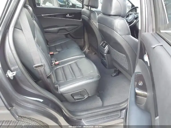 5XYPH4A16HG275593 2017 KIA SORENTO - Image 8