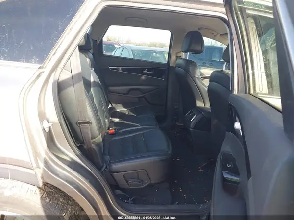 5XYPH4A17GG010762 2016 KIA SORENTO - Image 8