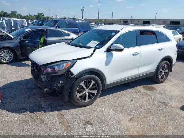 5XYPH4A18GG029370 2016 KIA SORENTO - Image 2