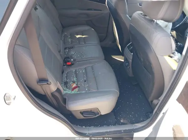 5XYPH4A18GG029370 2016 KIA SORENTO - Image 8