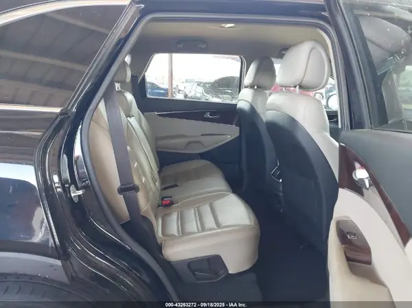 5XYPH4A18GG032592 2016 KIA SORENTO - Image 8