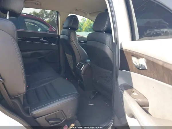 5XYPH4A18GG068380 2016 KIA SORENTO - Image 8