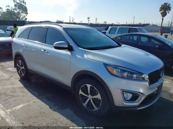5XYPH4A18HG274851 2017 KIA SORENTO - Image 1