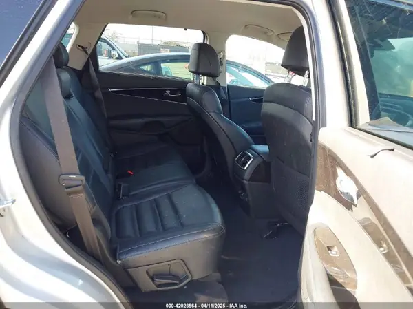 5XYPH4A18HG274851 2017 KIA SORENTO - Image 8