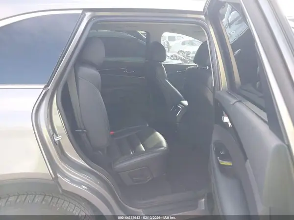 5XYPH4A18JG404570 2018 KIA SORENTO - Image 8