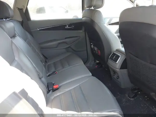 5XYPH4A19GG101628 2016 KIA SORENTO - Image 8